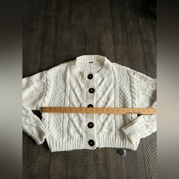 🧶 Free People Cable Knit Cropped Cardigan Sweater – Small – - Picture 8 of 9